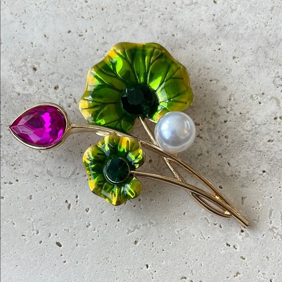 Charming Blue Crystal Butterfly Brooch - Picture 1 of 1